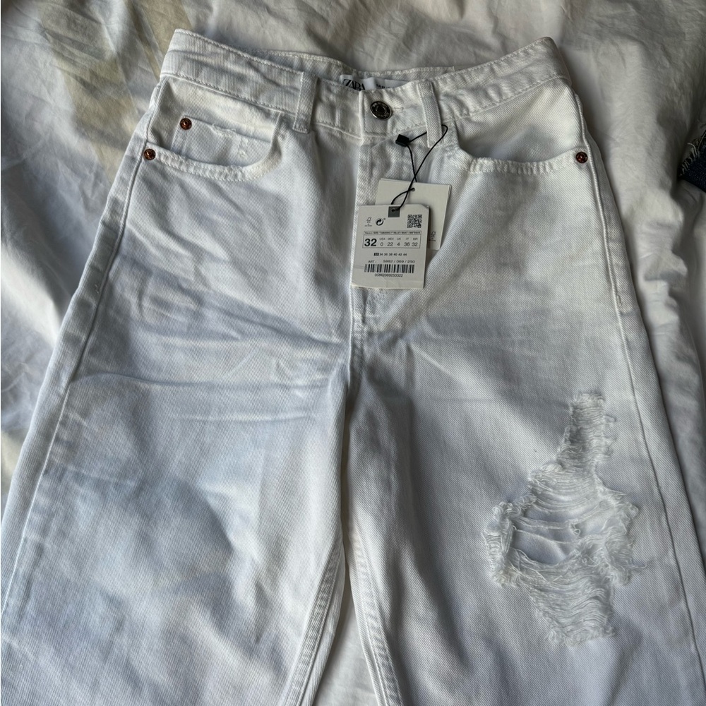 Zara White ripped jeans